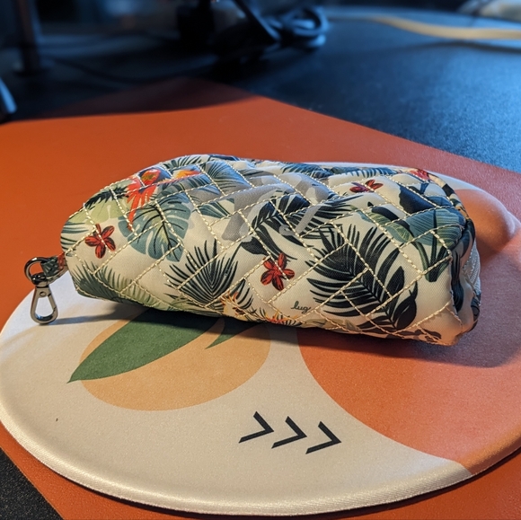 Lug Bobsled Eyeglass Case - Wildlife Cream, LIKE NEW 🌟 GREAT PRINT PLACEMENT 🌟 - Picture 3 of 7